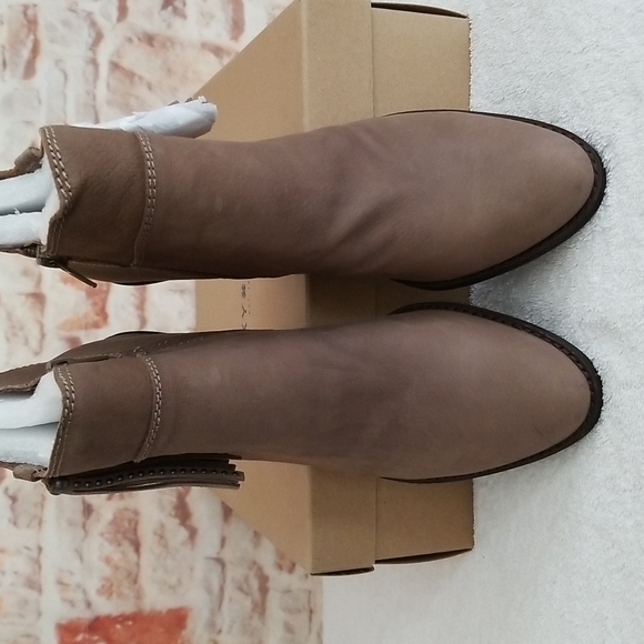 New Lucky Brand Pavel Leather Bootie - Picture 7 of 9